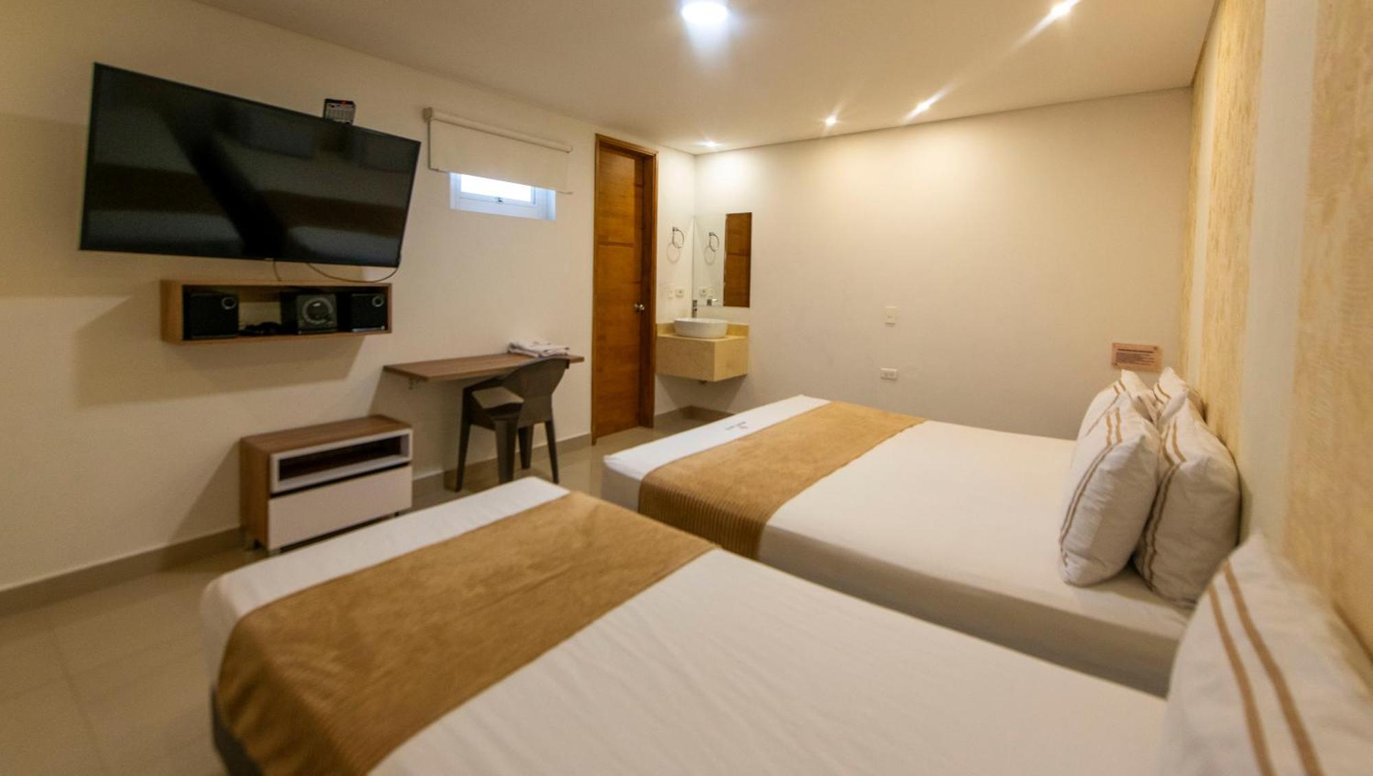 Infinity Hotel Medellin Bagian luar foto